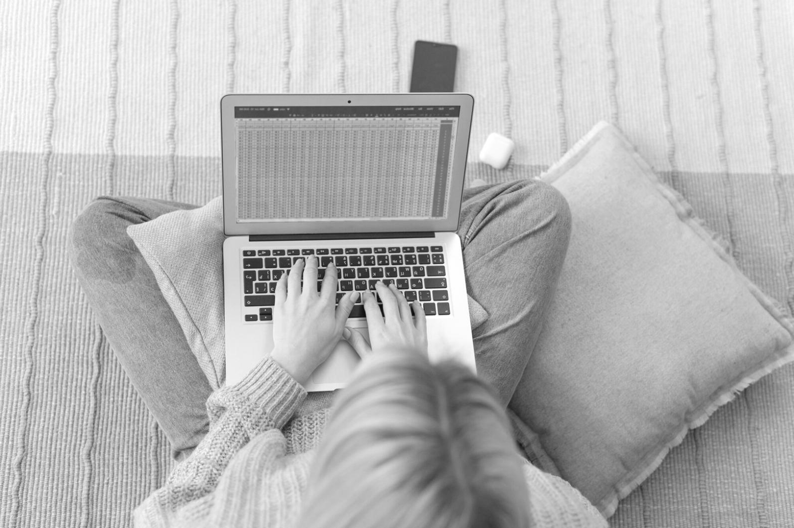 Professionelle Finanzanalyse im modernen Büro