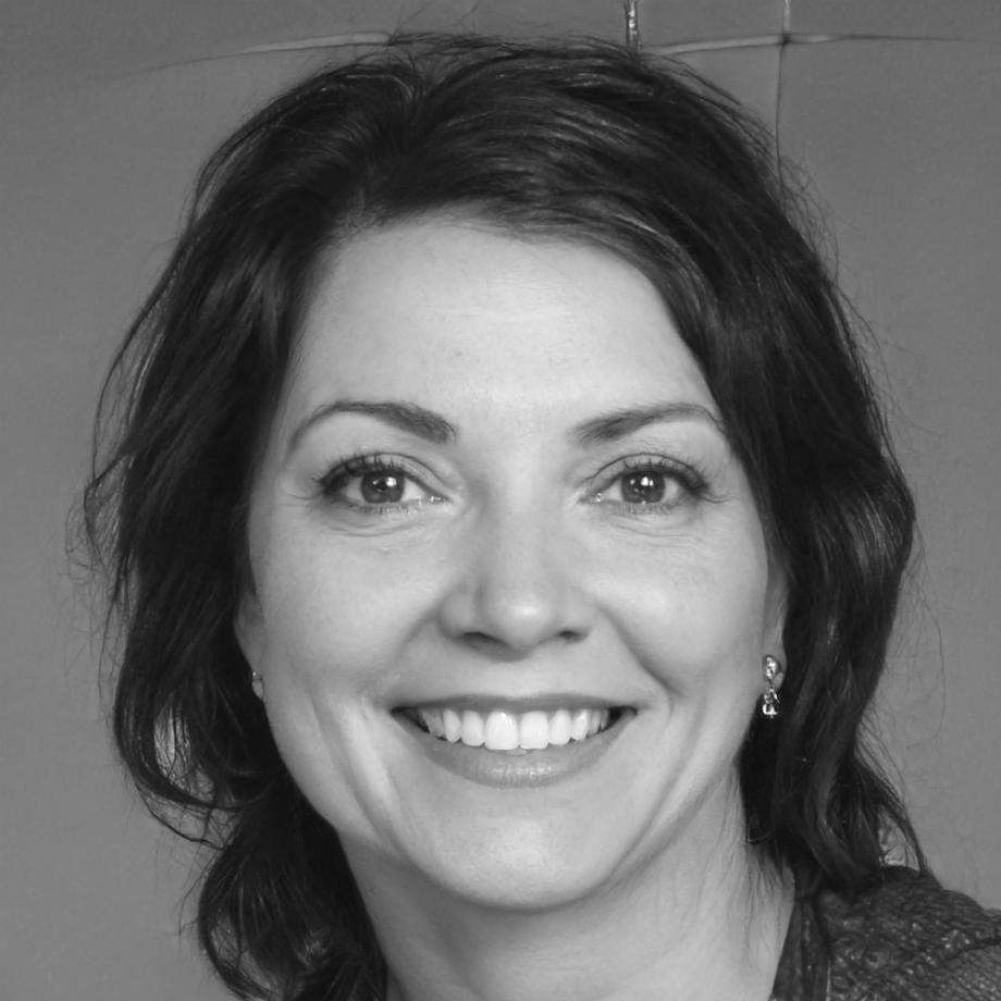 Kerstin Waldheim, Programmleitung Finanzanalyse