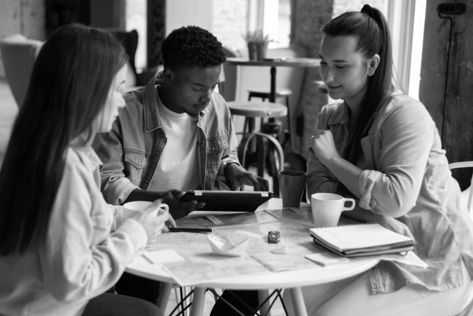 Finanzanalyse-Arbeitsplatz mit modernen Tools